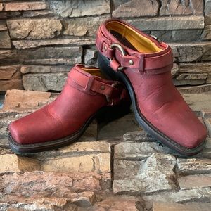 ❤️🤎FRYE Belted Harness “Redwood” Leather Square Toe Block Heel SlipOn Mules 6M